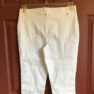 Inspired Style White Crop stretch pants.NWT.